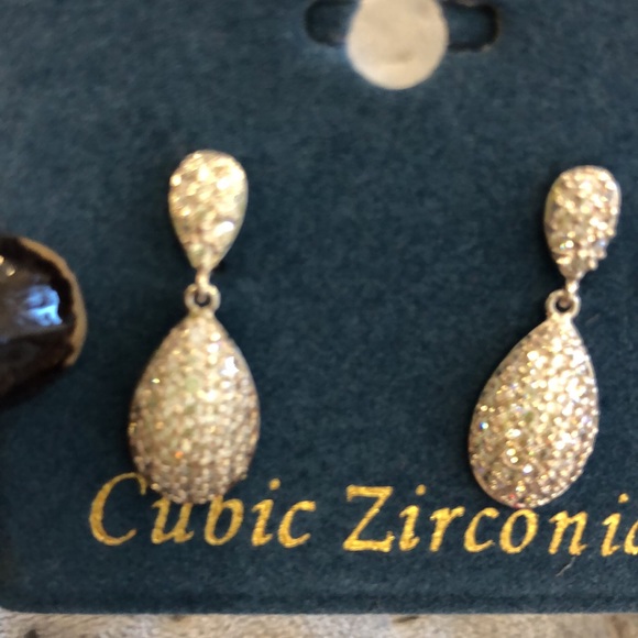 Cubic Zirconia Micro Pavé Mini Teardrop-Boutique - Picture 9 of 9